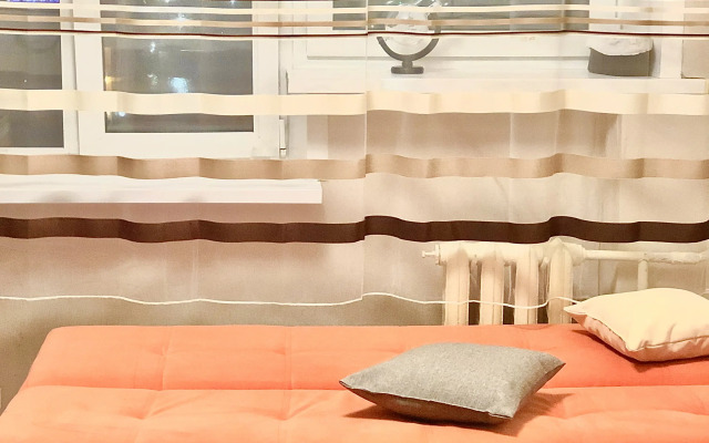 Апартаменты в центре Колпино с видом на парк, большая парковка