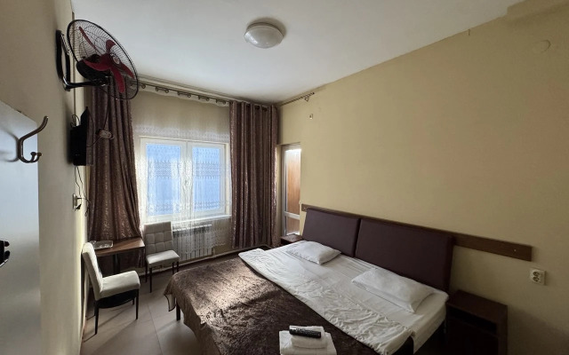 Avrora Hotel