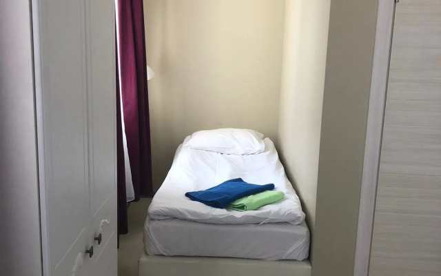 33 Shestimestnye Apartments