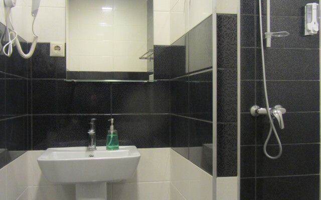 Duet Hotel