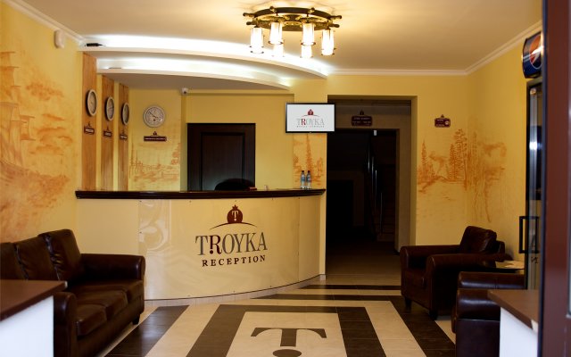 Отель Тройка