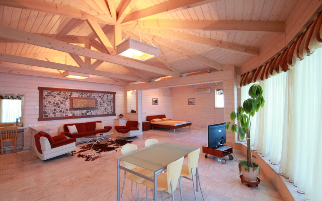 Yakht Klub Mini Hotel	