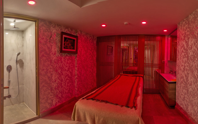 Glorious Hotel