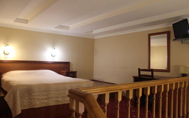 Na Galernoy Deluxe Hotel