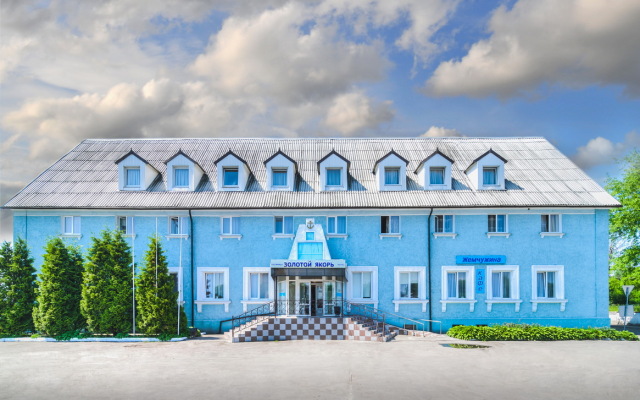 Zolotoy Yakor Hotel
