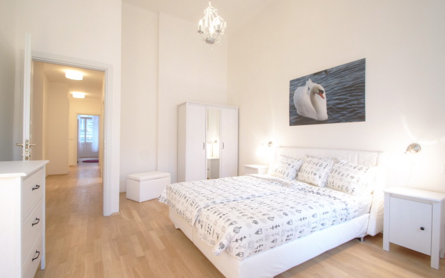 Manesova Apartment