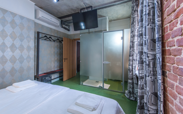 Design Bronze Boar Hotel