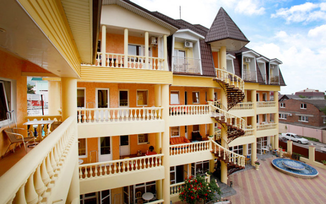 Akropol Hotel