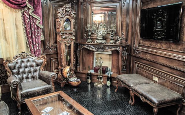 Royal Plaza Hotel