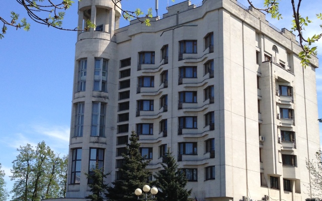 Oktyabrskaya Hotel