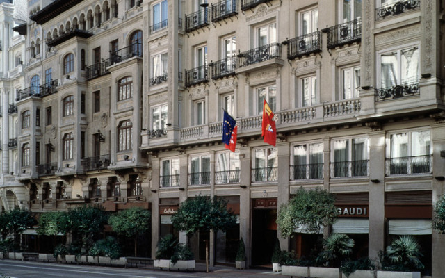 Отель Catalonia Gran Via