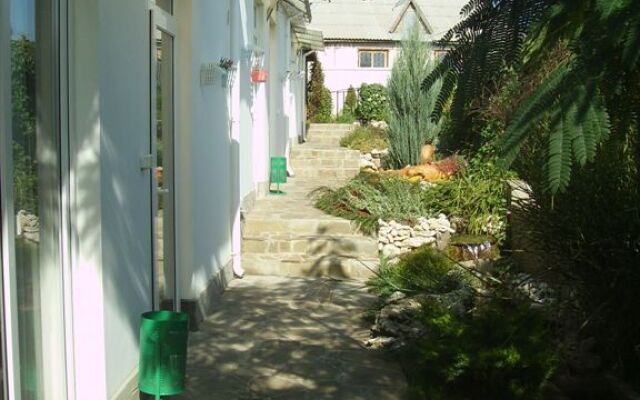 Verbena-Sad Mini-Hotel