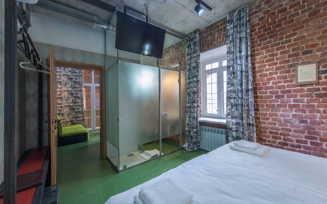 Design Bronze Boar Hotel