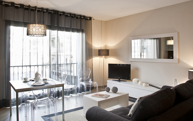 Up Suites Bcn Apartment