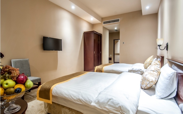Diamond Hotel