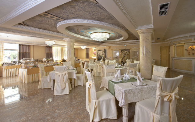 Amici Grand Hotel