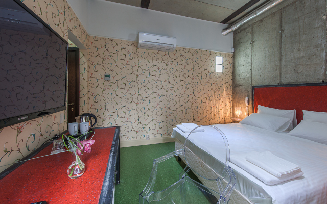 Design Bronze Boar Hotel