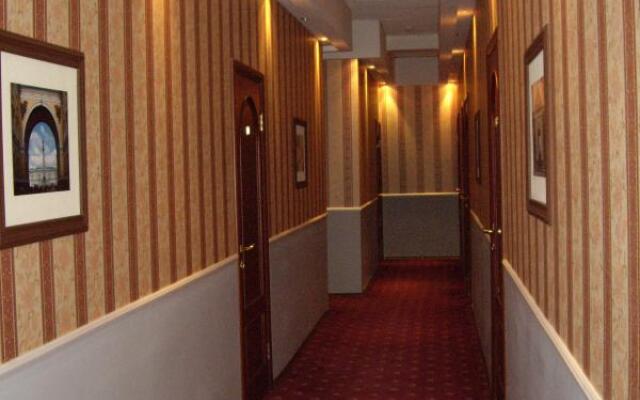 MK Classik Furnished Rooms