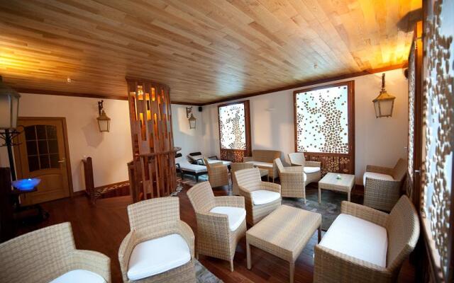 Lavanda Country Club Hotel