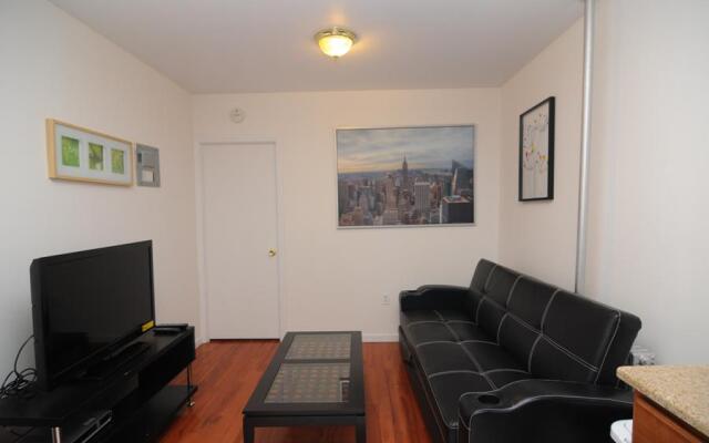 Brooklyn Arthouse Deluxe Apartments in New York, United States of America from 604$, photos, reviews - zenhotels.com guestroom