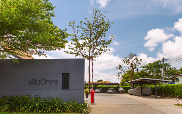 Onyx Villas By TropicLook Hotel