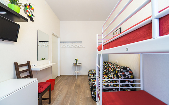 Mini-Mani Na Krilova Hostel
