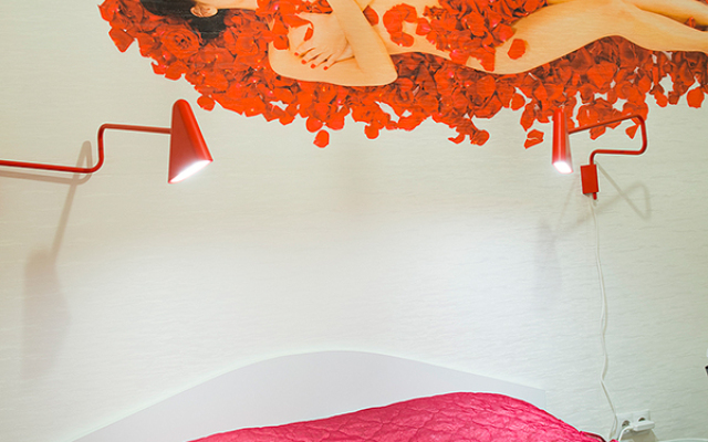 Red Mini-Hotel