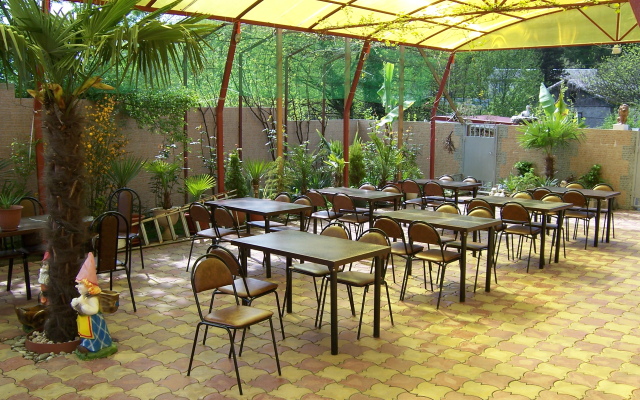 U Nikiticha Guesthouse