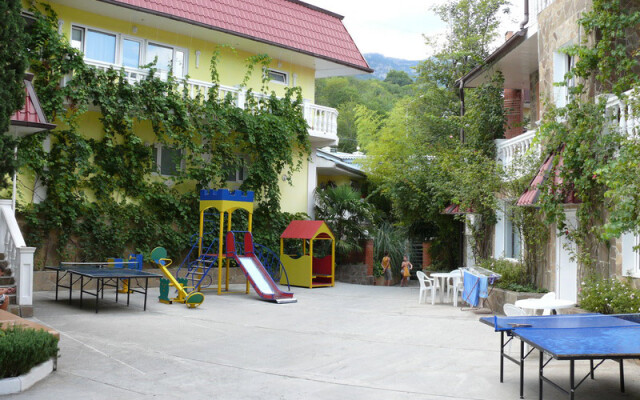 Gurzufskie Zori Hotel