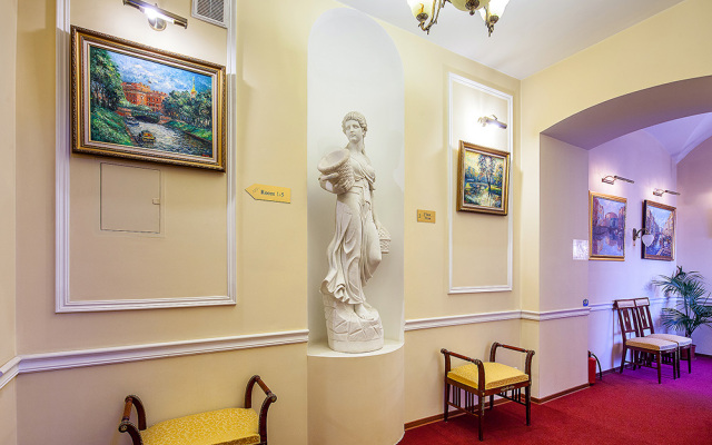 Moika 5 Hotel