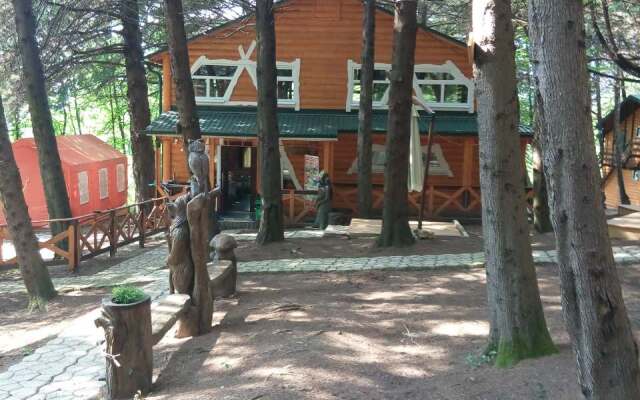 Kiparisovaya Usadba Hotel
