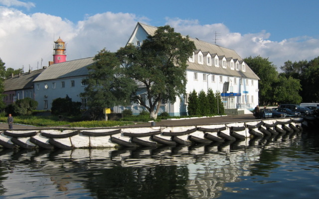 Zolotoy Yakor Hotel