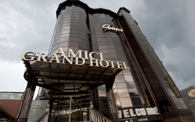 Amici Grand Hotel