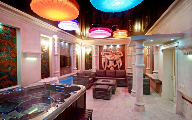 Classic Grand Hotel