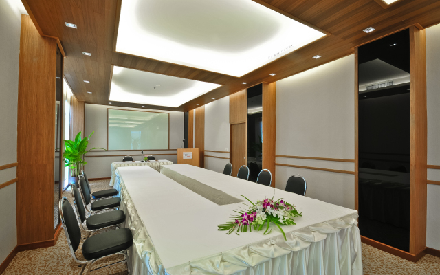 The ASHLEE Plaza Patong Hotel & Spa