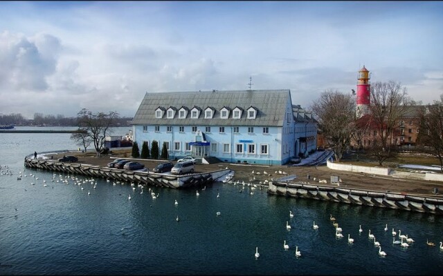 Zolotoy Yakor Hotel