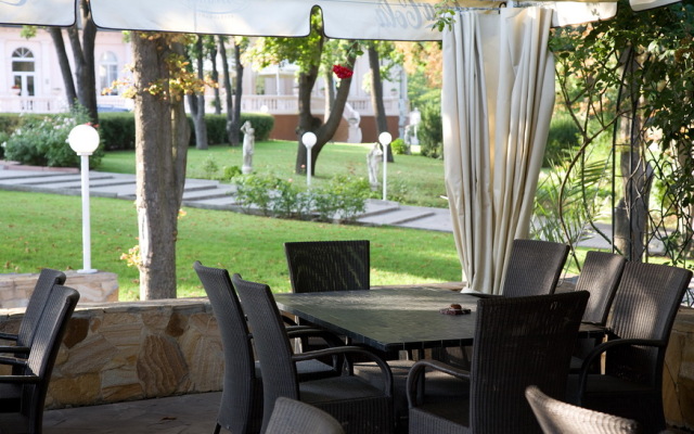 Arcadia Plaza Hotel