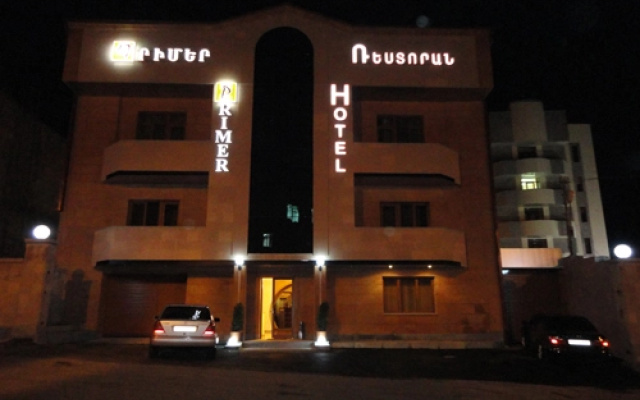 Primer hotel
