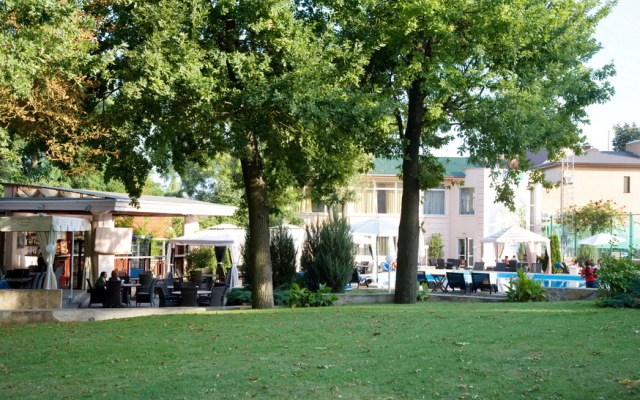 Arcadia Plaza Hotel