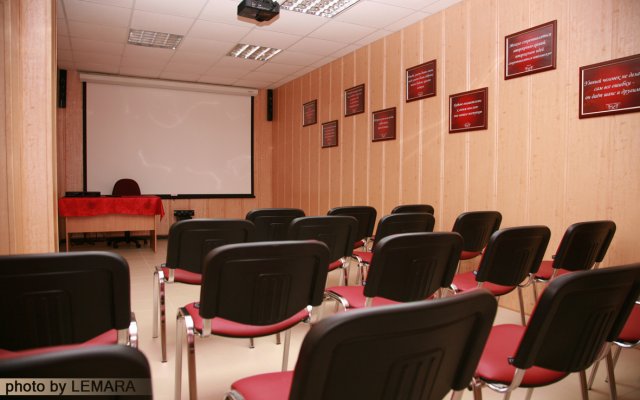 Larus Hotel