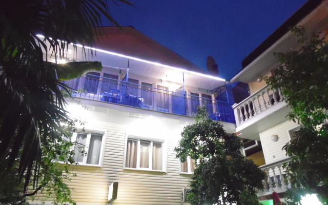 Lazurnyij Briz Guest house