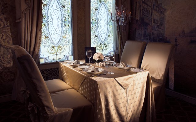 Royal Plaza Hotel