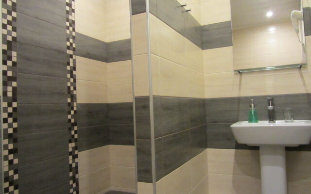 Duet Hotel
