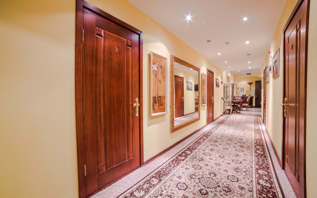 Azhur Classic Mini-Hotel