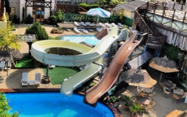 Oasis Hotel