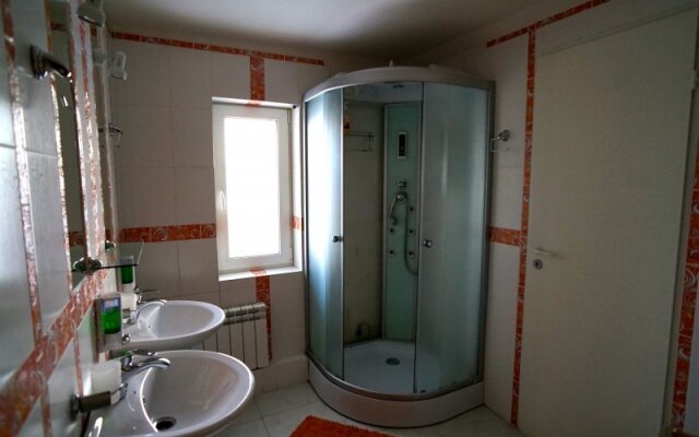 Helen's Home Guest house
