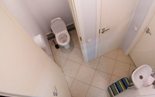 BedAndBike Hostel