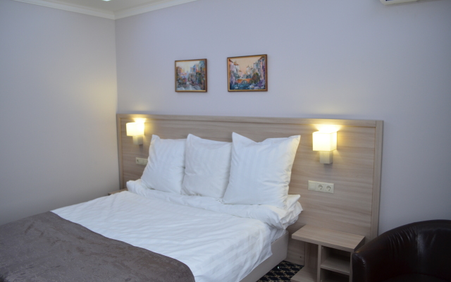 Apriori Hotel