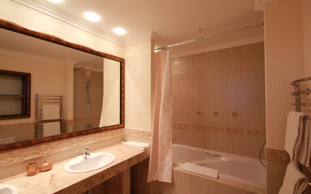 Yakht Klub Mini Hotel	