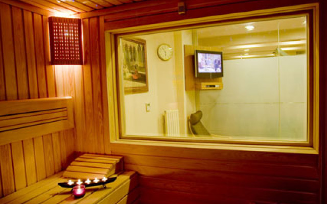 Отель Glk Premier Regency Suites & Spa